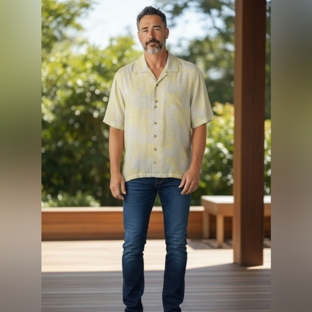 Tommy Bahama Yellow and Light Grey 100% Silk Button Up Casual Beach Shirt Medium